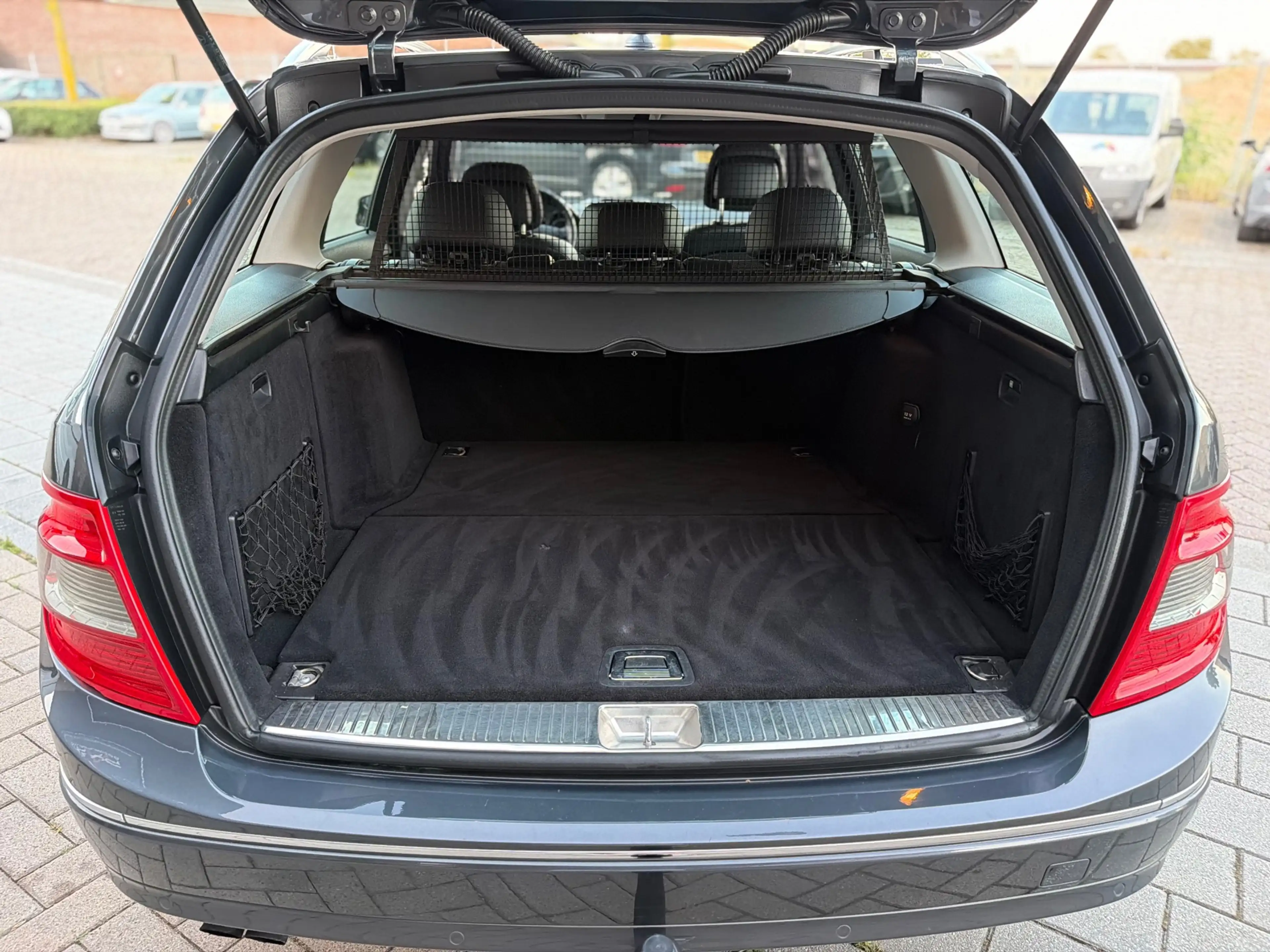 Mercedes-Benz C 180 Estate CGI BlueEFFICIENCY Business Class Avantgard — photo 43