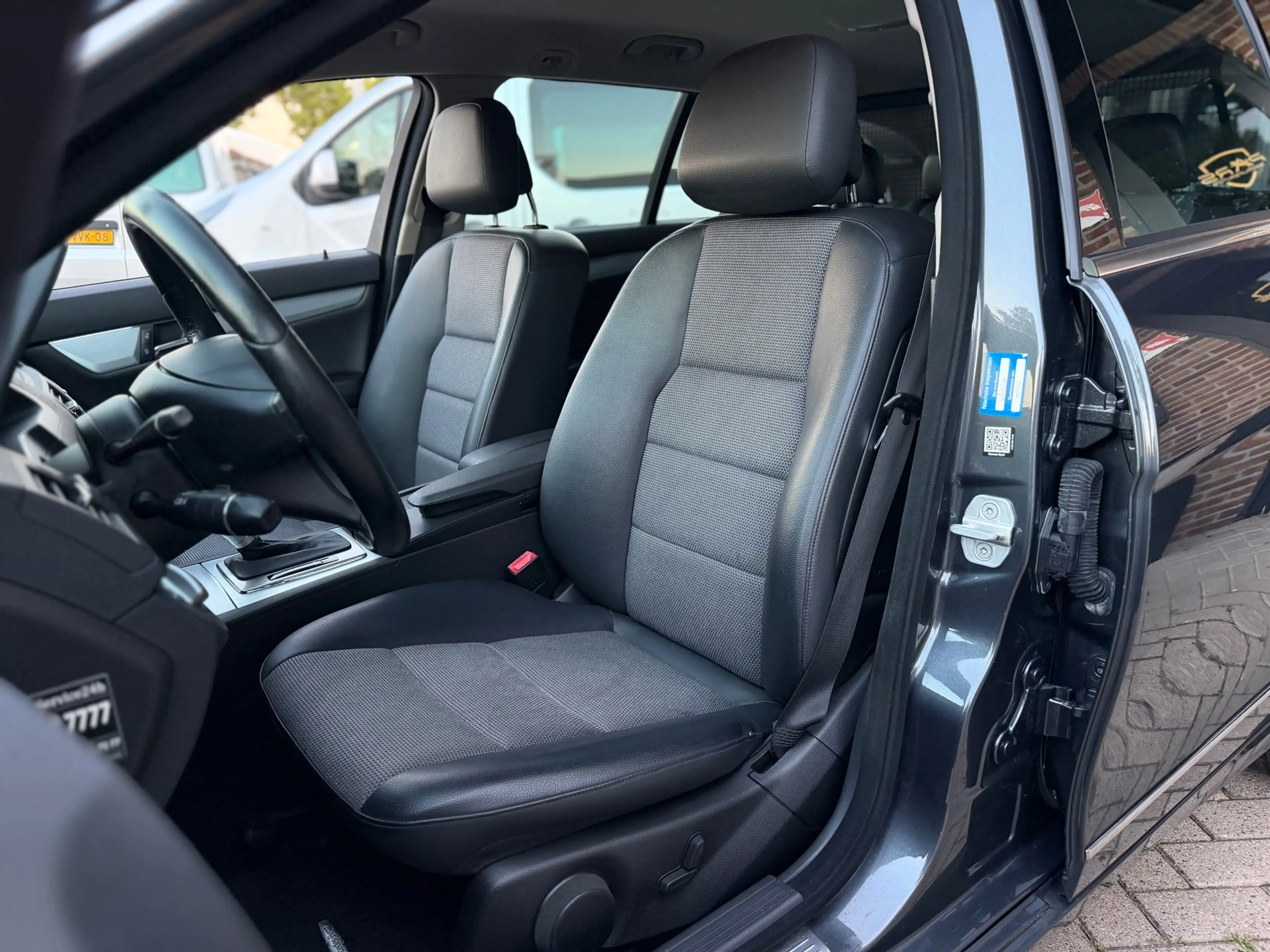 Mercedes-Benz C 180 Estate CGI BlueEFFICIENCY Business Class Avantgard — photo 19