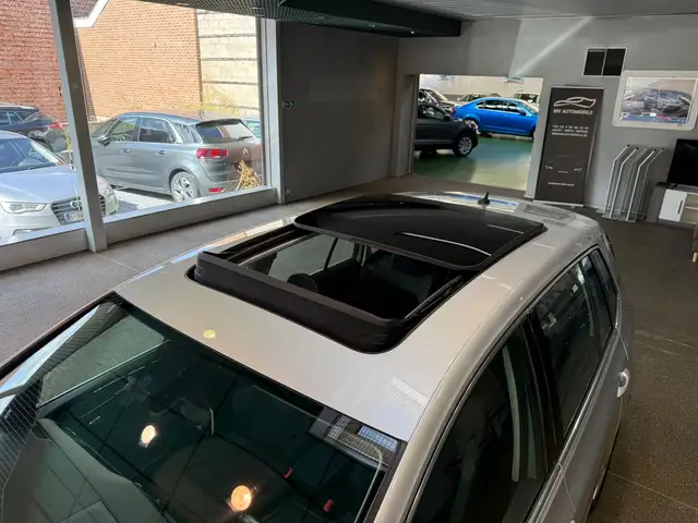 Volkswagen Golf view 15