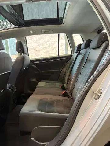 Volkswagen Golf view 13