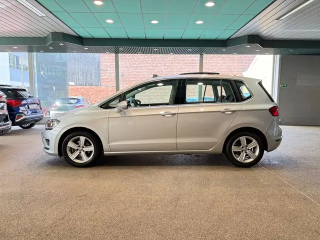 Volkswagen Golf view 8