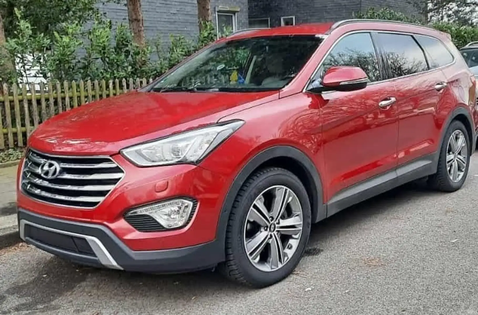 Hyundai Grand Santa Fe 2.2 CRDI 4WD Automatik Premium Rot - 1