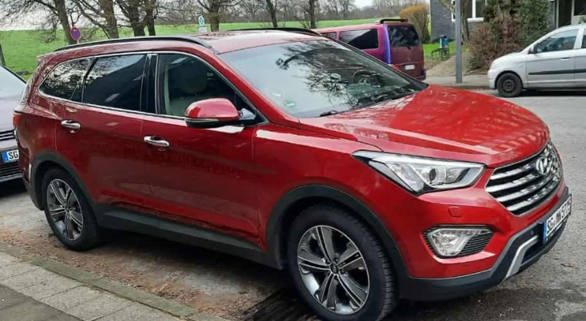 Hyundai Grand Santa Fe 2.2 CRDI 4WD Automatik Premium Rot - 2