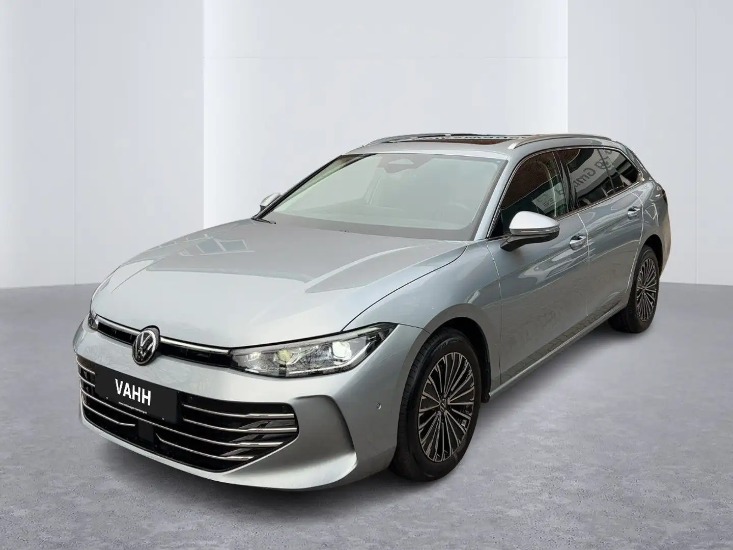 Volkswagen Passat Variant Passat Variant 2.0 TDI SCR Elegance DSG AHK Pan Silber - 2