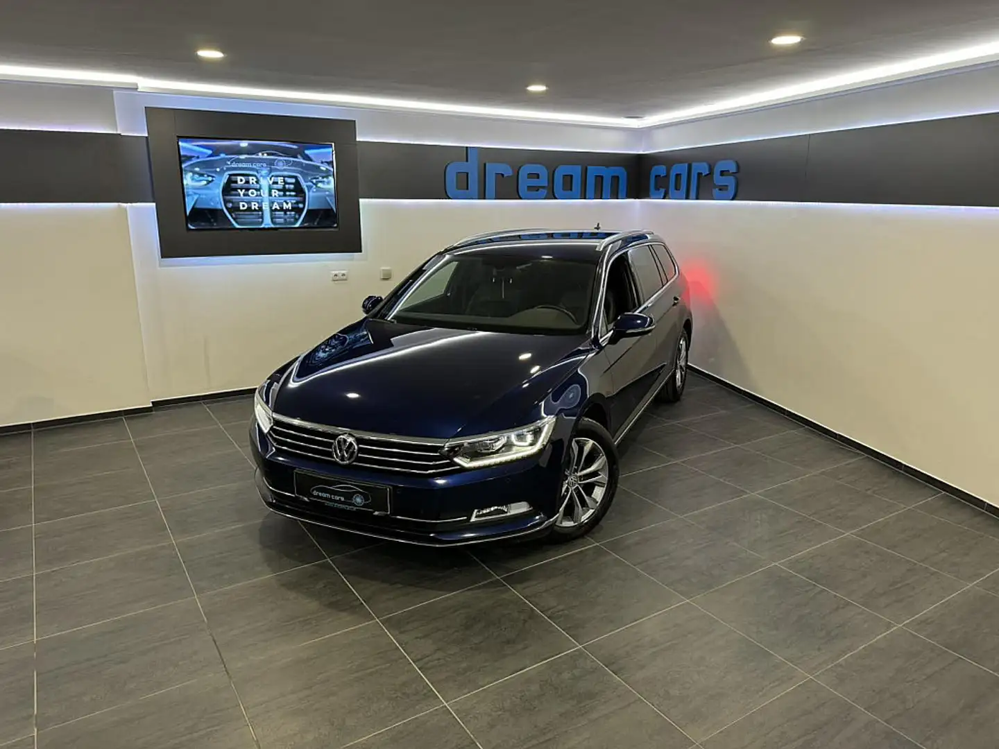 Volkswagen Passat Variant 1,6 SCR TDI DSG *HIGHLINE*LENKRADHEIZUNG*NAVIGA... Blu/Azzurro - 1