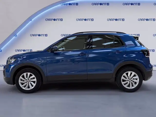 Volkswagen T-Cross view 3