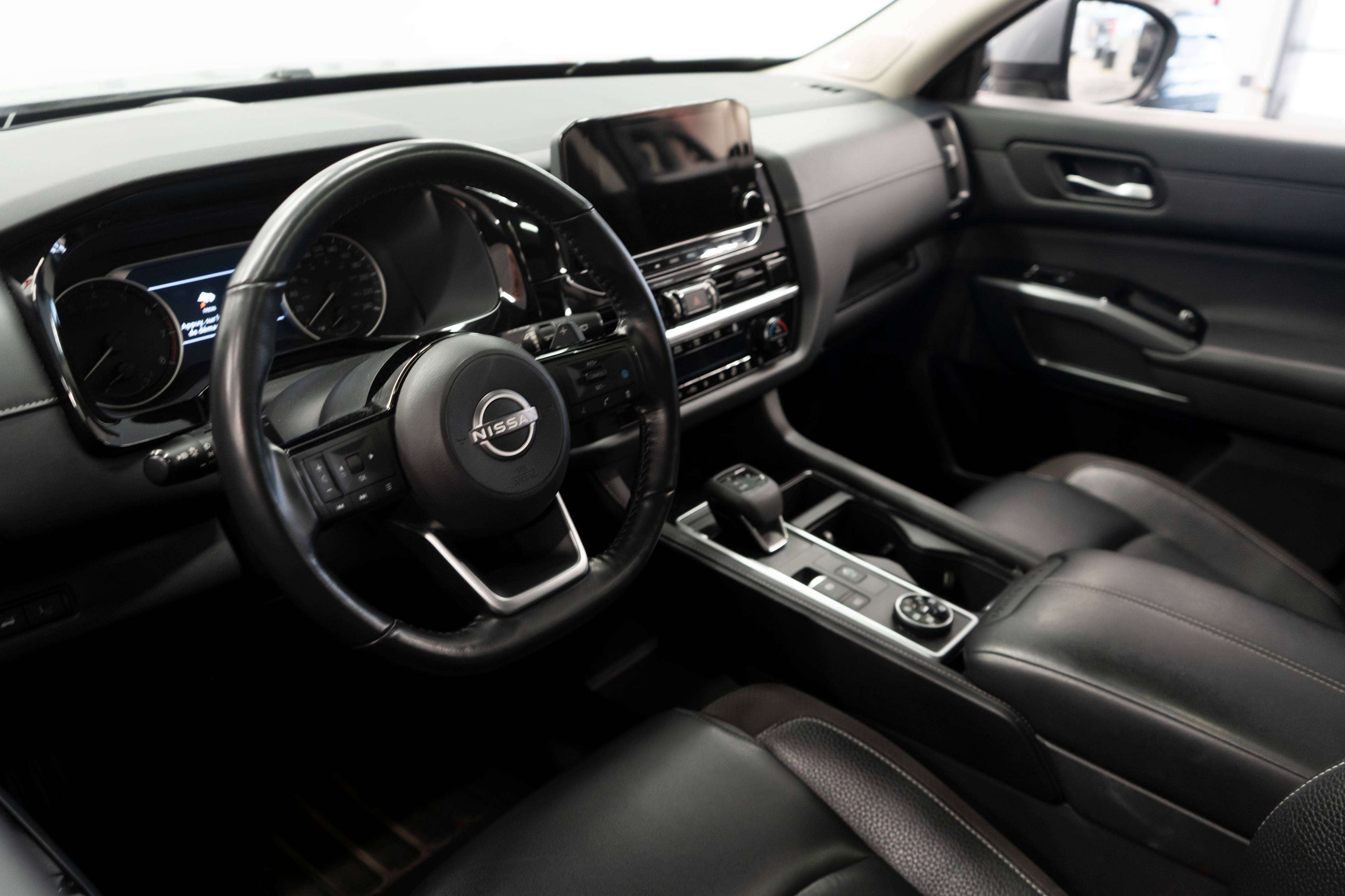 2022 Nissan Pathfinder SL AWD | BOSE | Toit panoramique | 7 passagers | — снимка 1