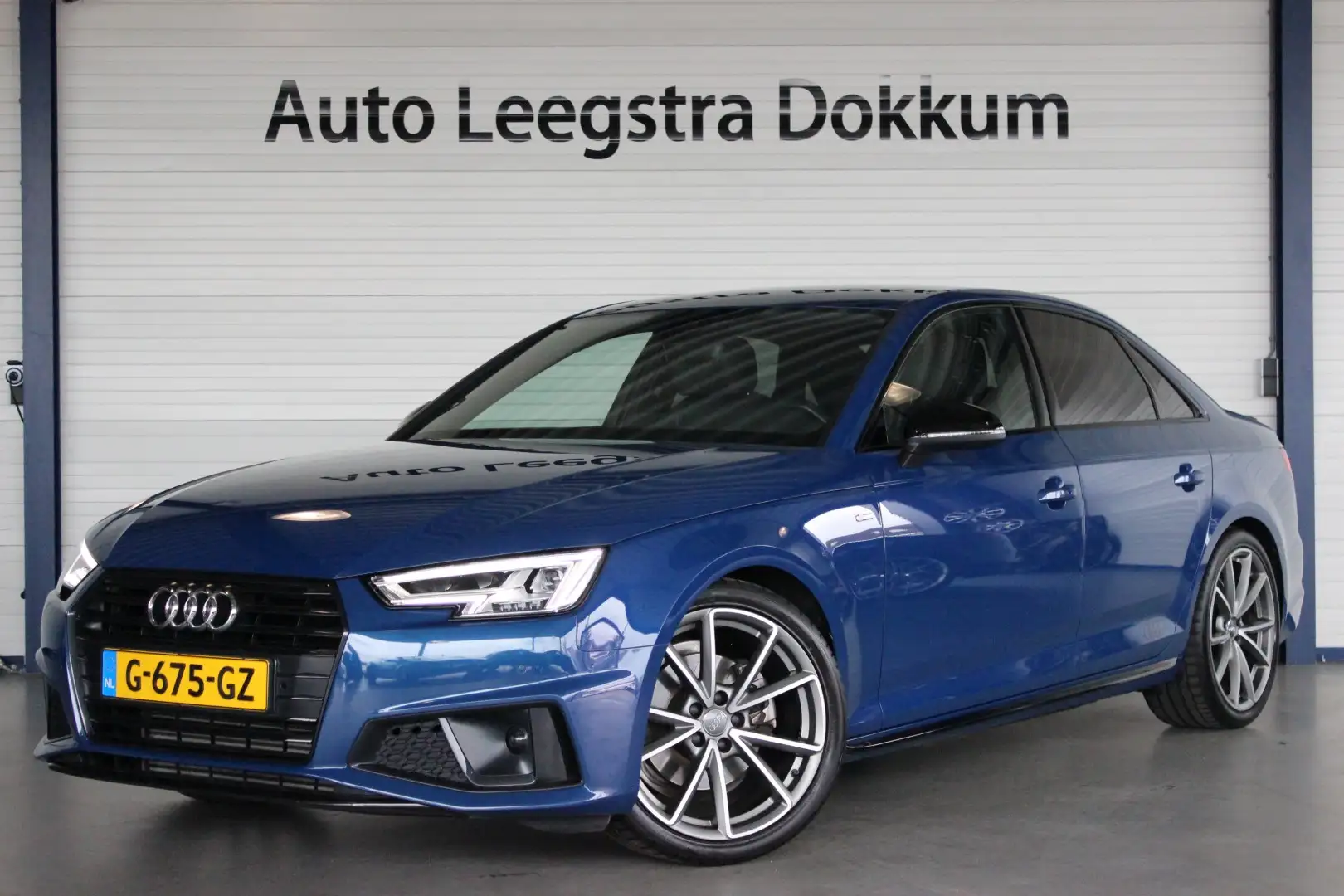 Audi A4 Limousine 35 TFSI S-Line Black Edition Ascariblau Bleu - 1