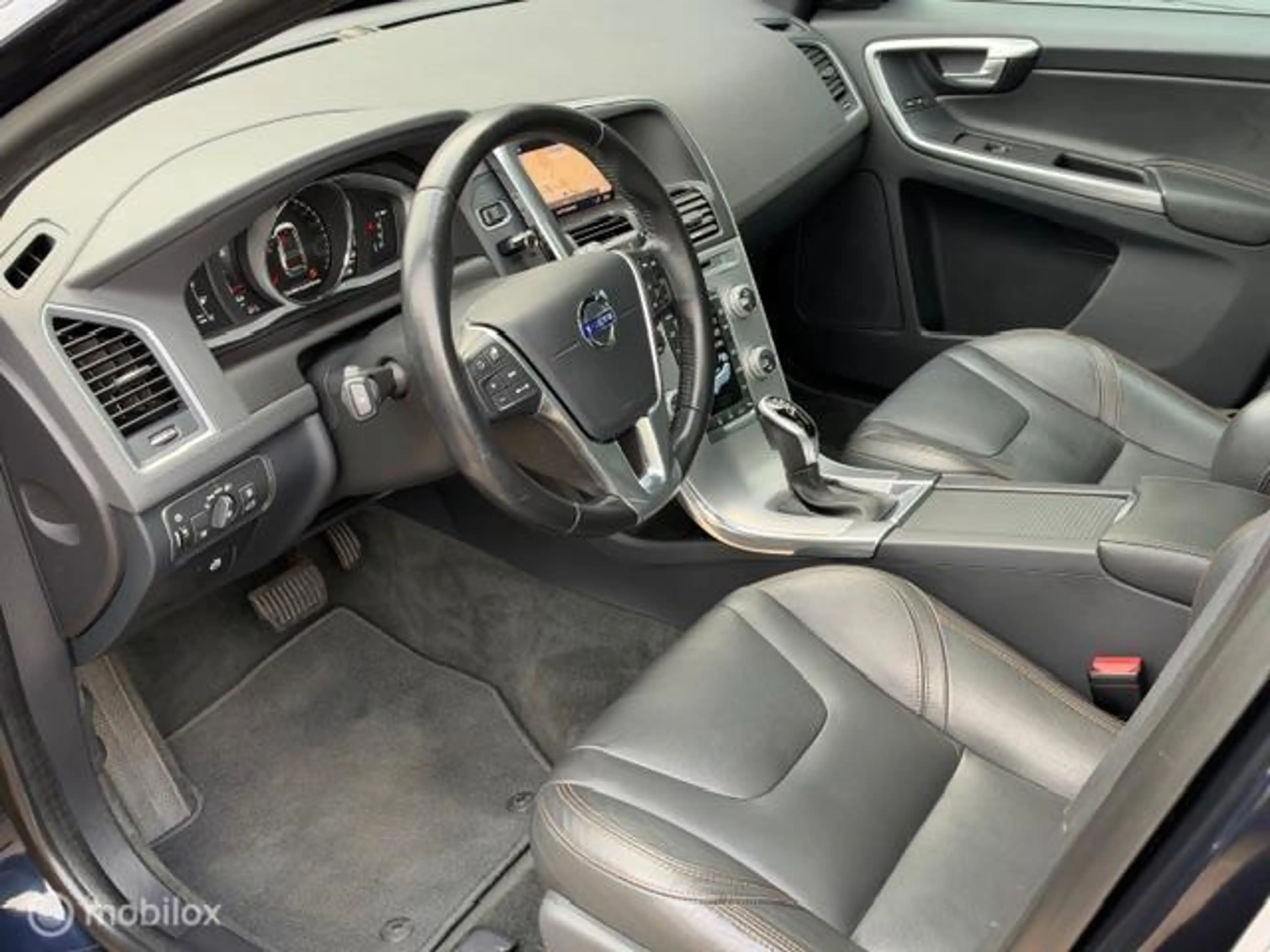Volvo XC60 2.0 D4 FWD Polar+ — photo 10