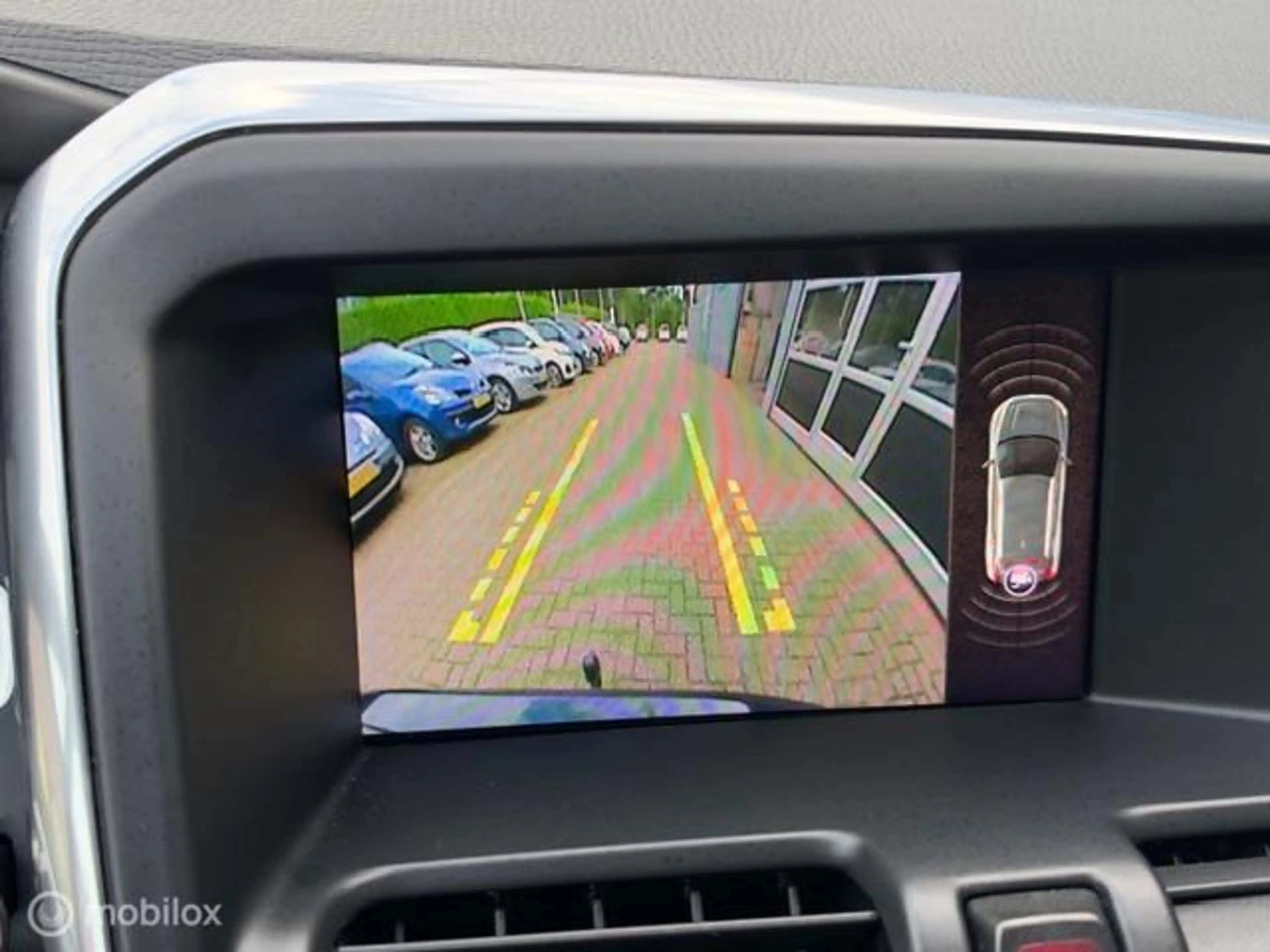 Volvo XC60 2.0 D4 FWD Polar+ — photo 12