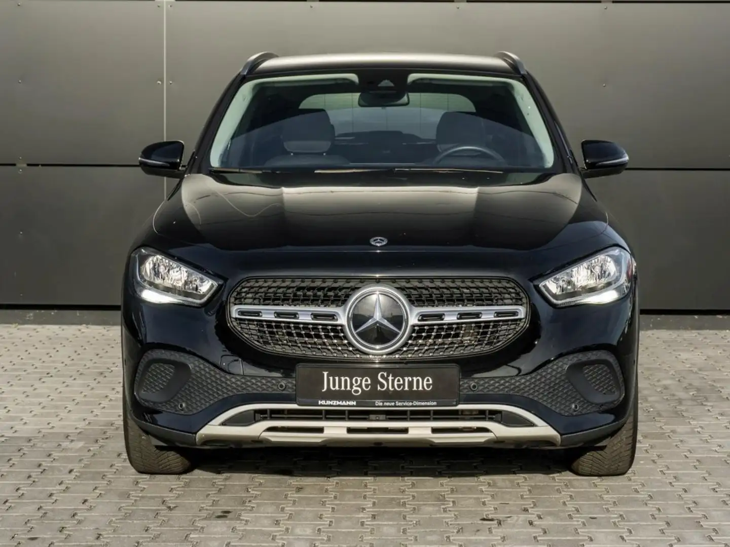 Mercedes-Benz GLA 180 Style MBUX Navi Kamera Sitzkomfort-Paket Schwarz - 2