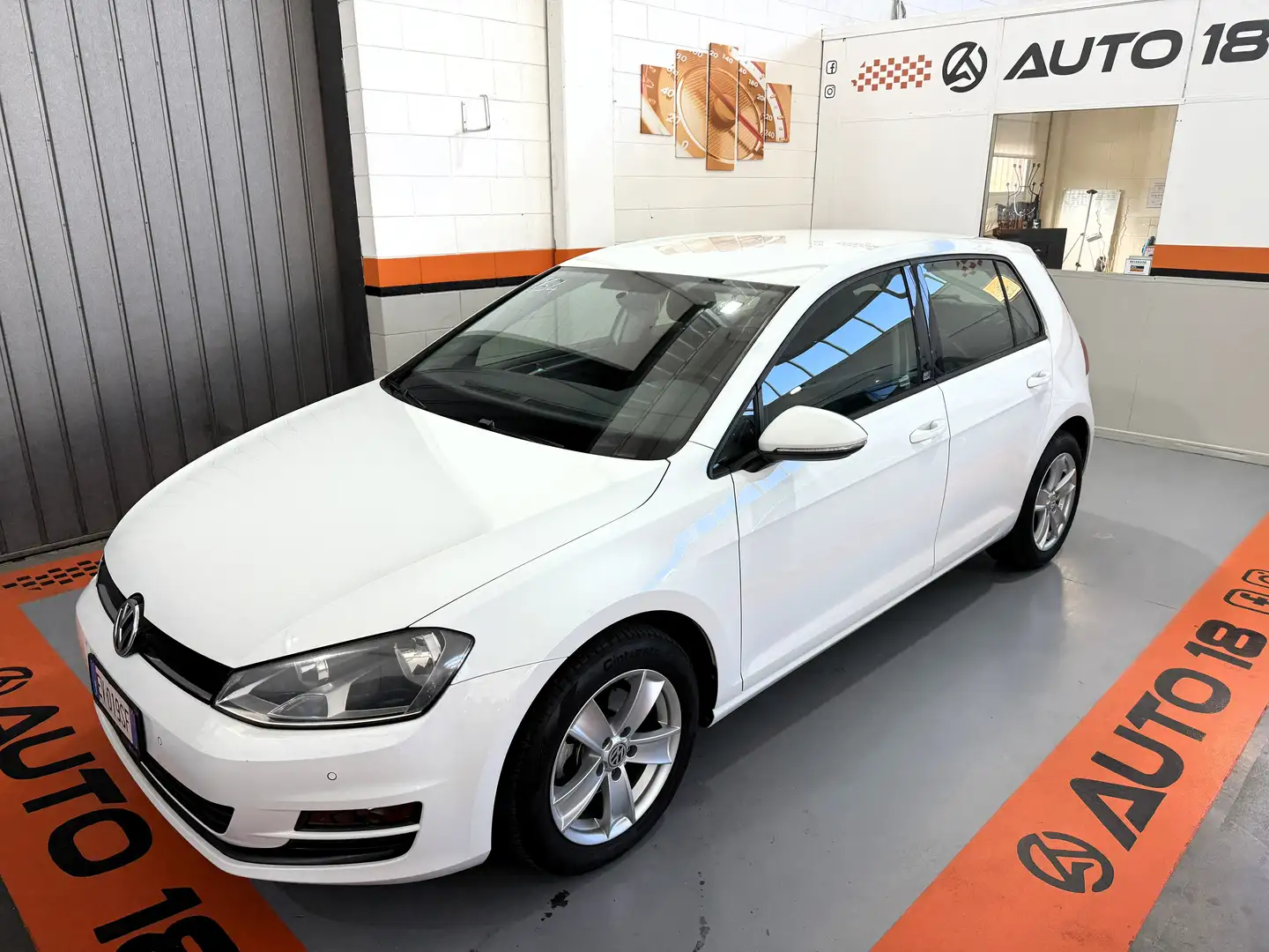 Volkswagen Golf 1.6 TDI 5p. Tech & Sound + Ok Neopatentati Bianco - 1