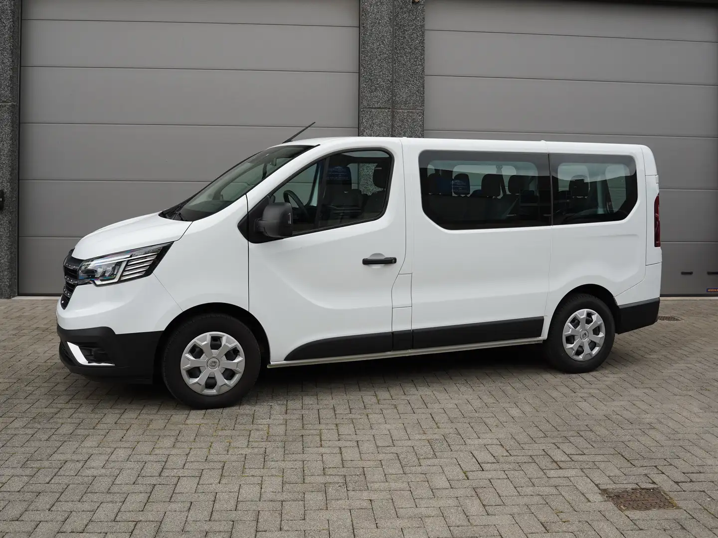 Renault Trafic 2.0 Blue dCi 9 places*Carplay*Caméra*DAB Wit - 1