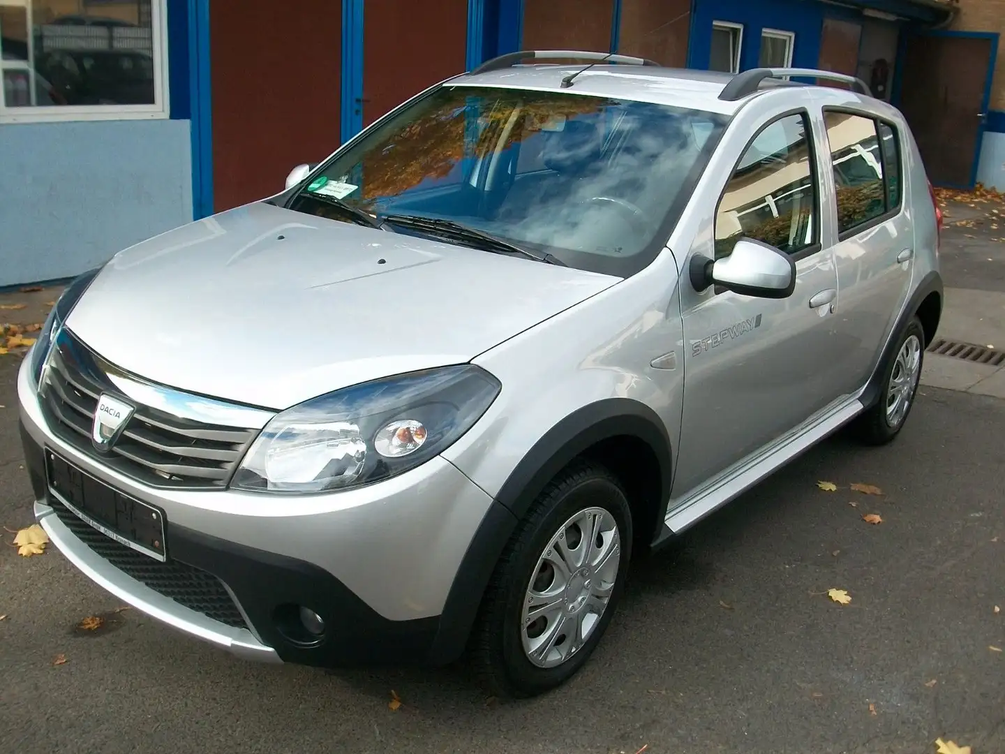Dacia Sandero Stepway 1.6*Klima*1.Hand*Euro5*Top* Argent - 1