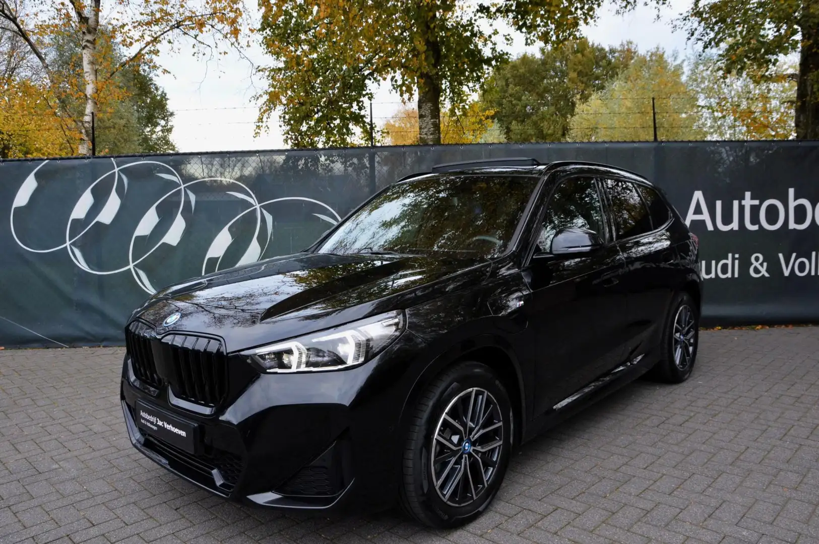 BMW X1 XDrive 25e 220pk|M-Sport|Panoramadak|Black Optik|A Noir - 1