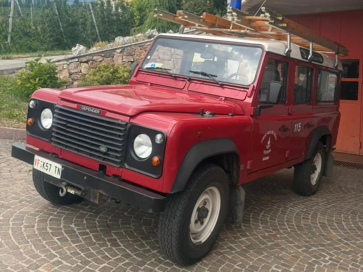 Land Rover Defender Defender 110 2.5 td County SW Rojo - 1