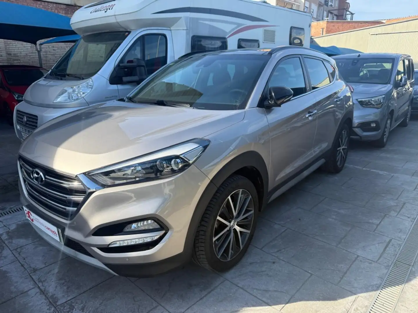 Hyundai TUCSON 2.0CRDI BD Go Sky 4x2 Gris - 2