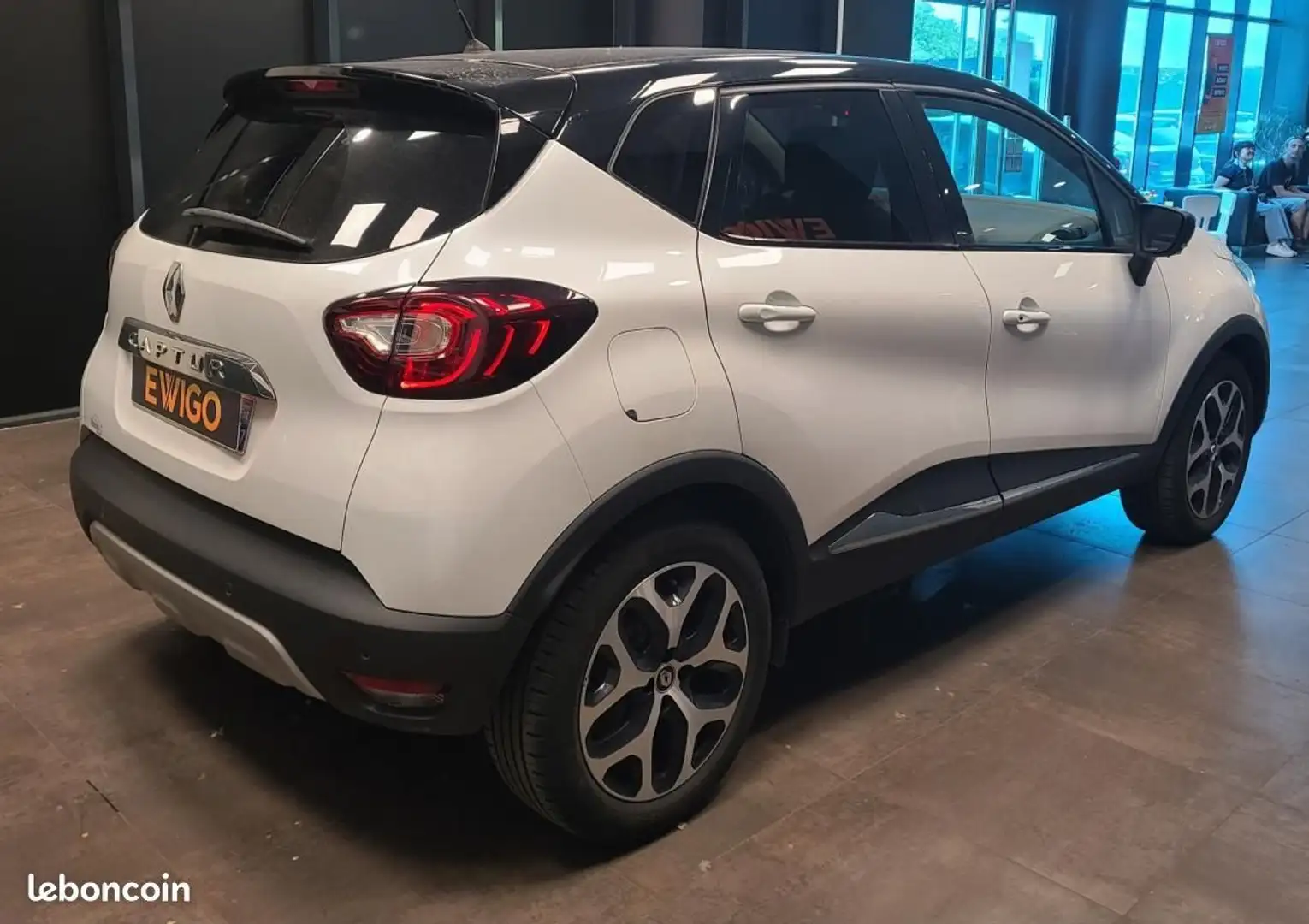Renault Captur 0.9 TCE 90ch INTENS Weiß - 2