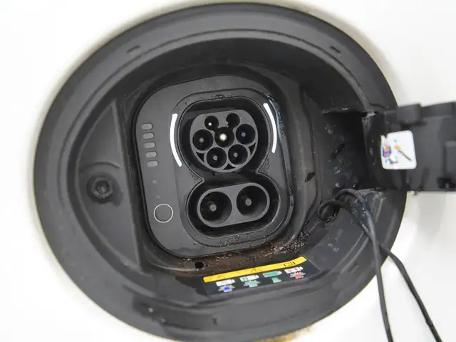 Fiat 500C view 26