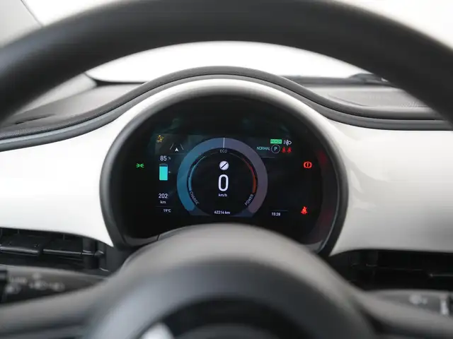 Fiat 500C view 9