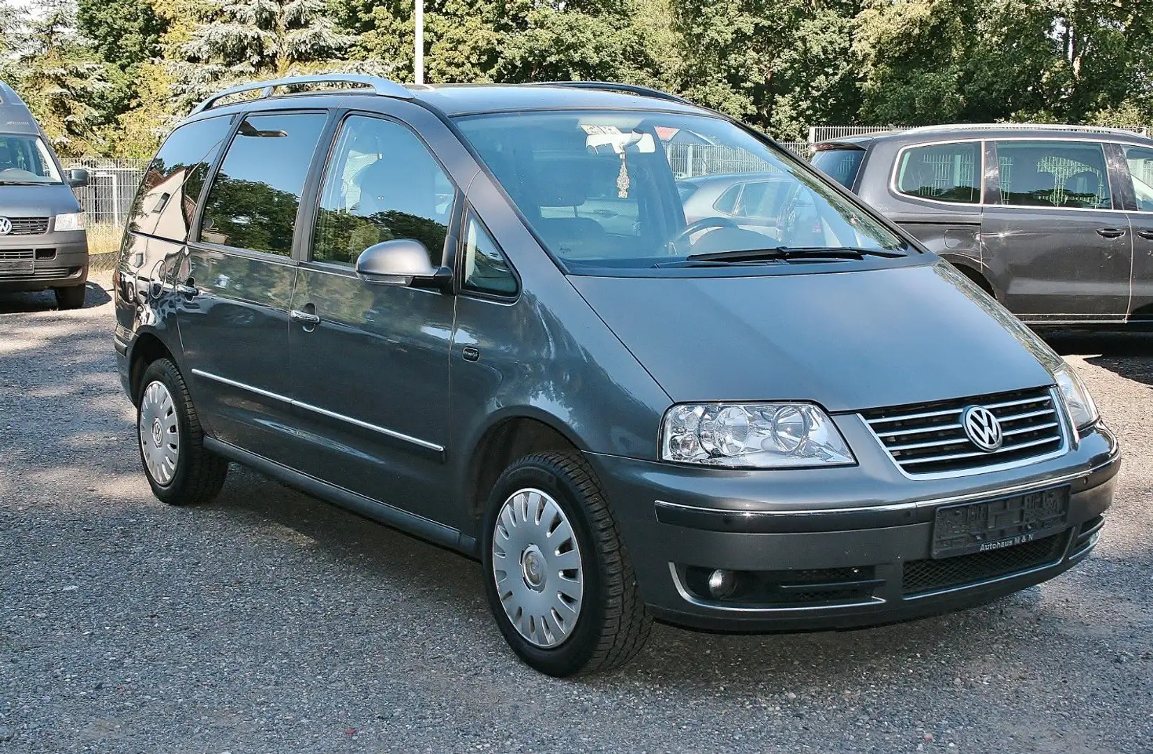 Volkswagen Sharan +7-Sitze+PDC+Sitzheiz+AHK+GRA Gris - 2