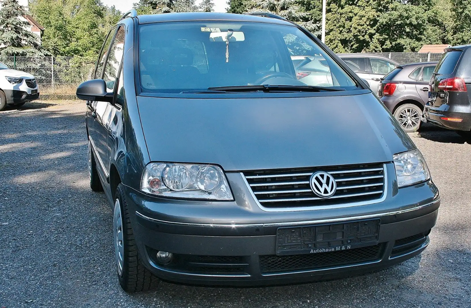Volkswagen Sharan +7-Sitze+PDC+Sitzheiz+AHK+GRA Gris - 1