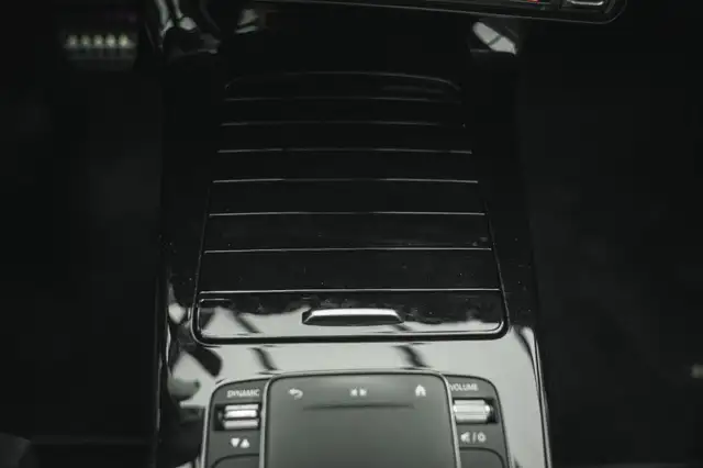 Mercedes-Benz Cla view 25