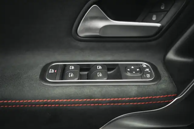 Mercedes-Benz Cla view 14