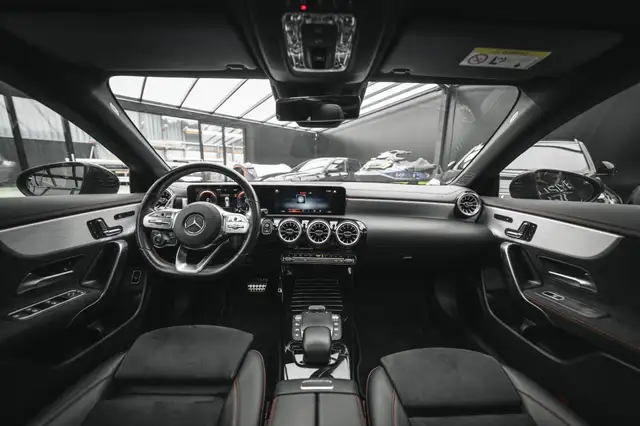 Mercedes-Benz Cla view 3