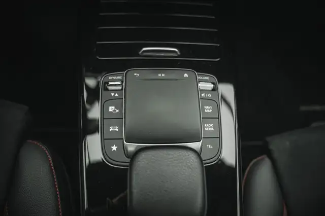 Mercedes-Benz Cla view 26