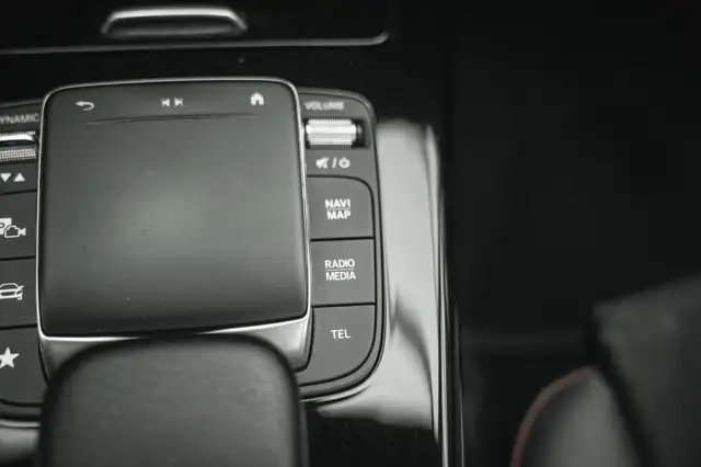 Mercedes-Benz Cla view 28