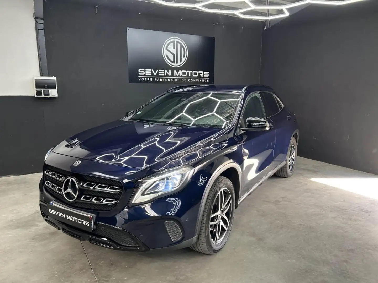 Mercedes-Benz GLA 180 180 / Business Executive Edition Garantie 12 Mois / 55500KM Azul - 1