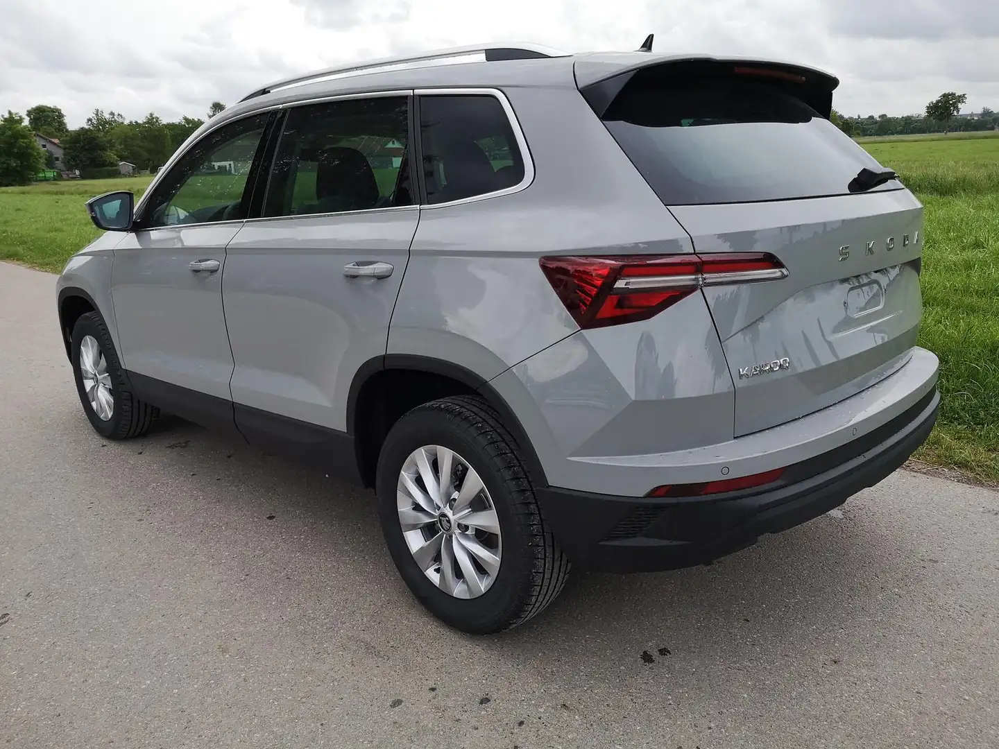 Skoda Karoq 1.5 TSI Selection DSG GV5 16 Ladeb Gris - 2