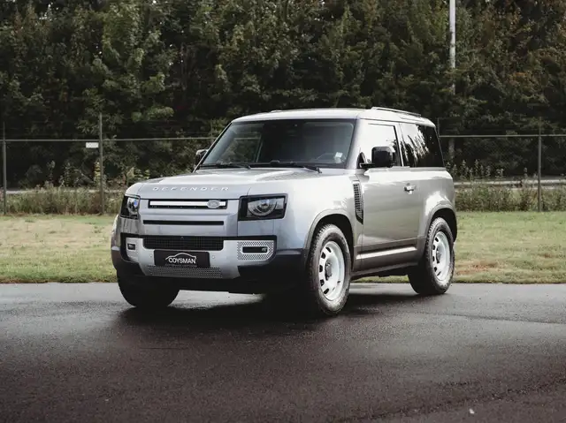 Land Rover Defender 90 view 2