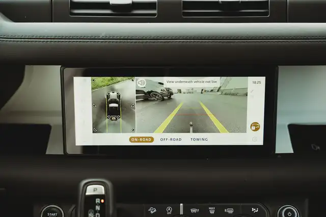 Land Rover Defender view 28