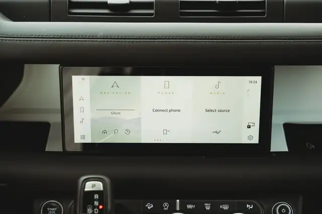 Land Rover Defender view 23