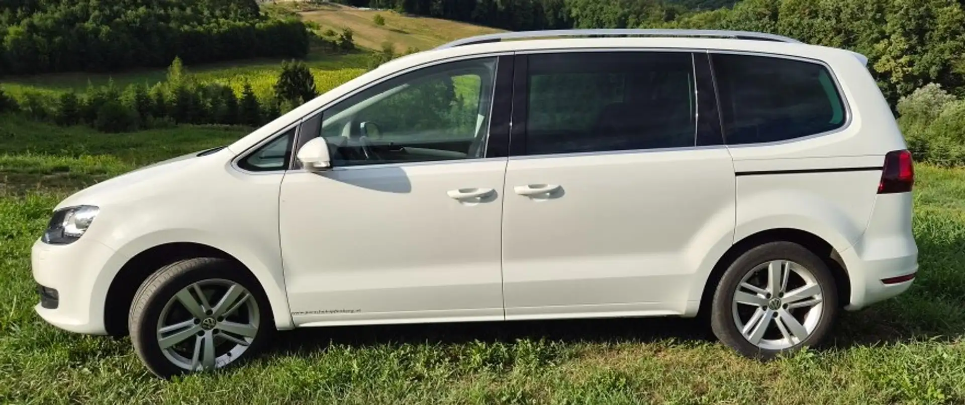 Volkswagen Sharan Business+ 2,0 TDI DSG 4Motion XENON AHK Panorama Weiß - 2