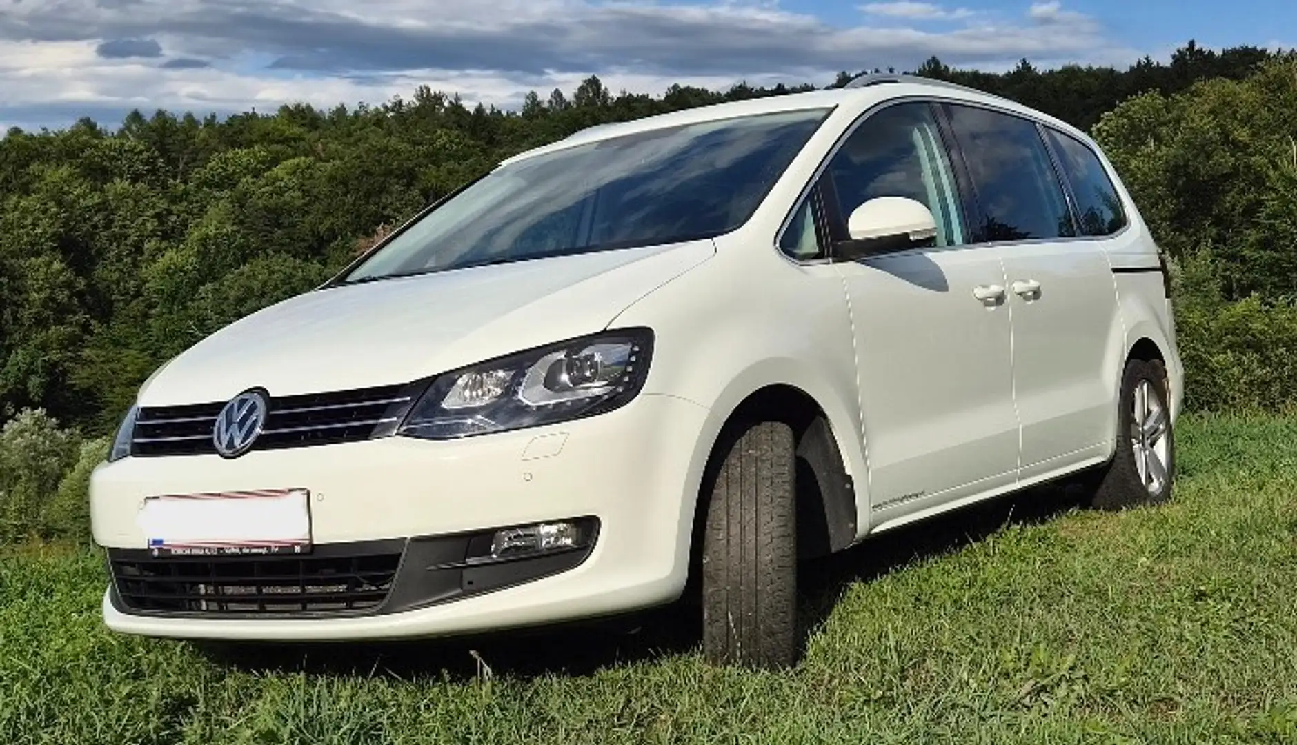 Volkswagen Sharan Business+ 2,0 TDI DSG 4Motion XENON AHK Panorama Weiß - 1