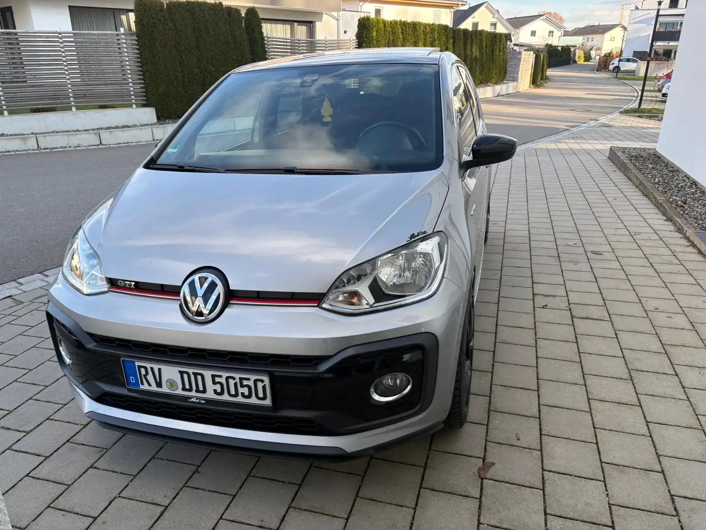 Volkswagen up! GTI - 1