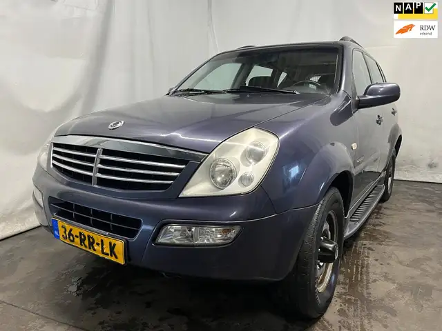 SsangYong Rexton RX 230 - Motorlamp - Roest - Schade