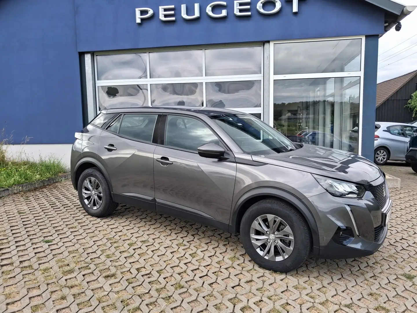 Peugeot 2008 Rückfahrkamera Sitzheizung incl. Winterräder Grijs - 1