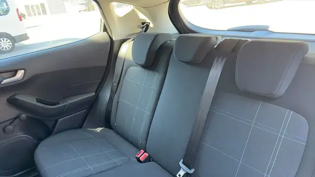 Ford Fiesta view 9