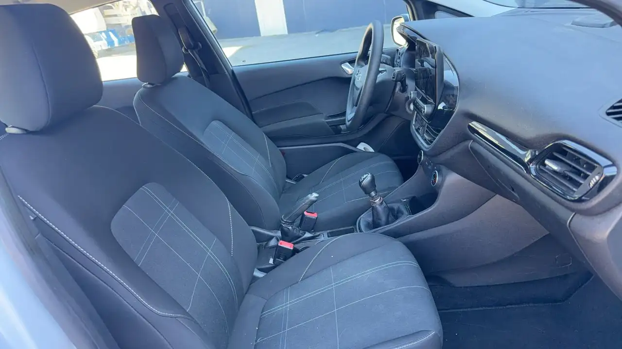 Ford Fiesta 5 portes — photo 25