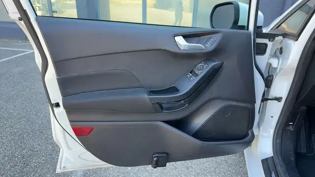Ford Fiesta view 7
