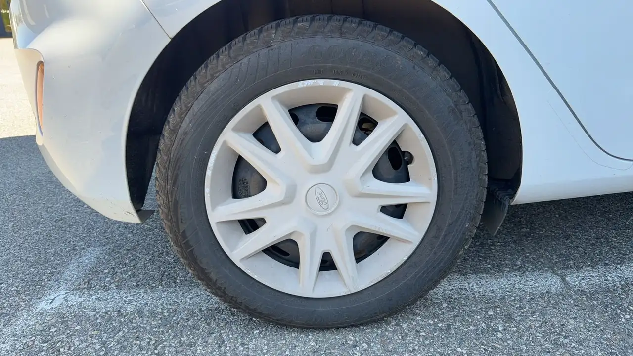 Ford Fiesta 5 portes — photo 16
