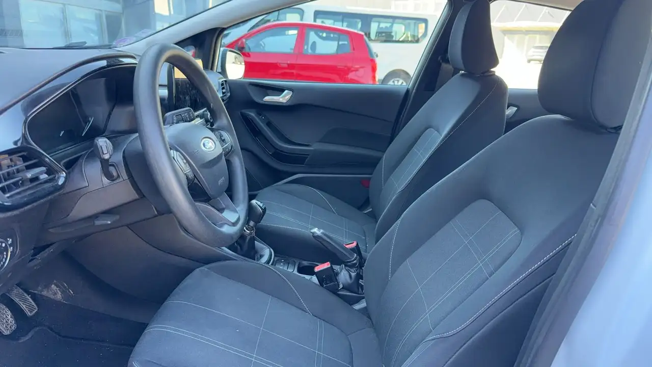 Ford Fiesta 5 portes — photo 27