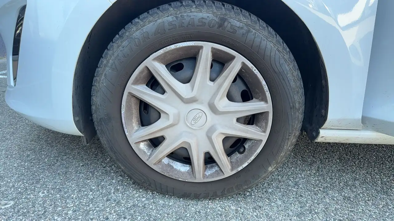 Ford Fiesta 5 portes — photo 18