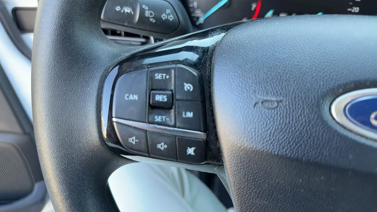 Ford Fiesta 5 portes — photo 23