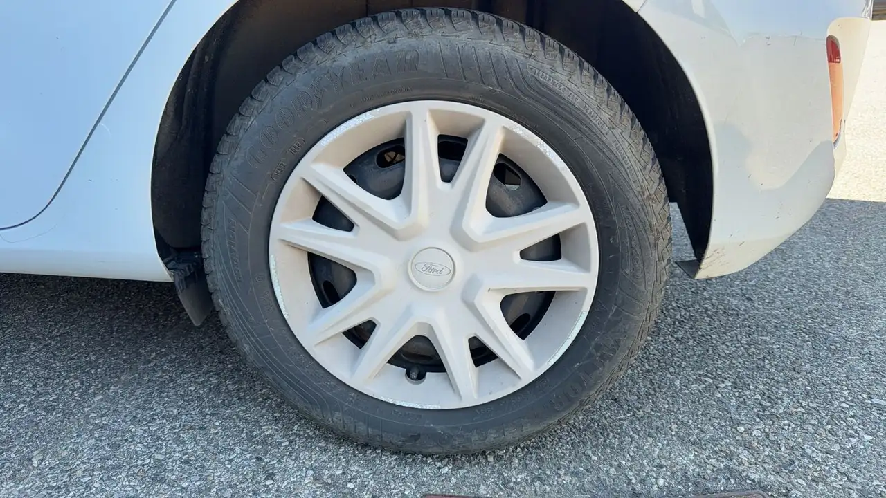 Ford Fiesta 5 portes — photo 19