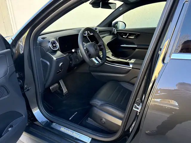 Mercedes-Benz GLC view 12